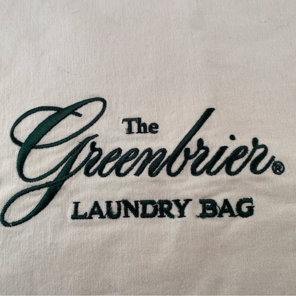 THE GREENBRIAR LAUNDRY BAG - Picture 1 of 7